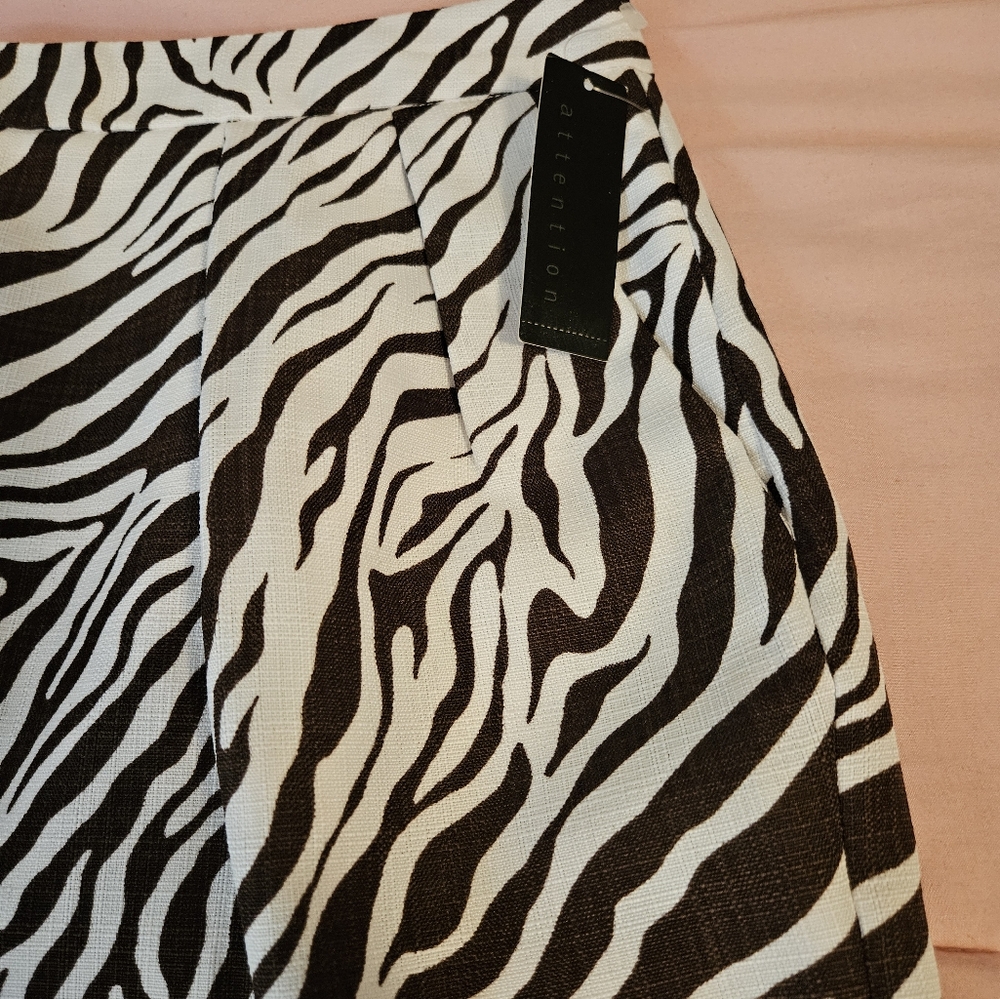 Brown&white zebra stripe skirt - Picture 3 of 8